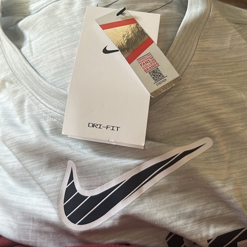 Nike Gray Dri-FIT Men's Shirt - Picture 6 of 10